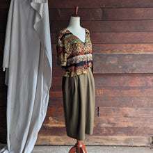Load image into Gallery viewer, 90s Vintage Olive Midi Skirt