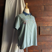 Load image into Gallery viewer, 90s Vintage Plus Size Embroidered Shirt