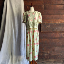 Load image into Gallery viewer, 90s Vintage Green Floral Boxy-Top Maxi Dress