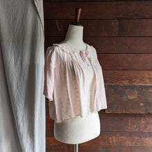 Load image into Gallery viewer, Vintage Homemade Pink Bed Jacket
