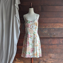 Load image into Gallery viewer, 90s Vintage Flared Floral Dress
