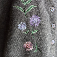 Load image into Gallery viewer, 90s Vintage Grey Embroidered Acrylic Vest