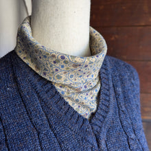 Load image into Gallery viewer, Y2K Vintage Leaf-Printed Turtleneck