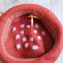 Load image into Gallery viewer, Red Speckled Deer Beret