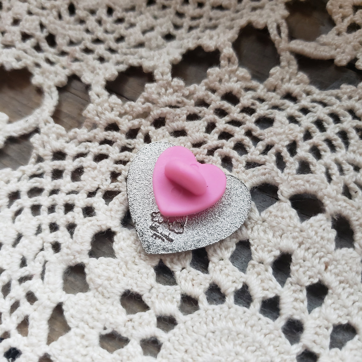 Lesbian Heart Enamel Pin – Forager Vintage