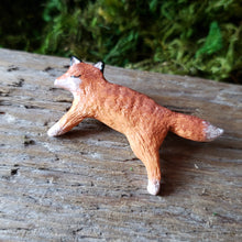 Load image into Gallery viewer, Handmade Woodland Fox Brooch