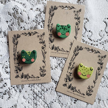 Load image into Gallery viewer, Handmade Froggy Brooch