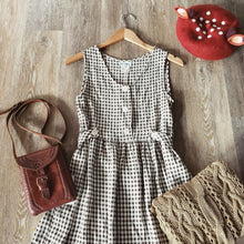 Load image into Gallery viewer, Red Speckled Deer Beret