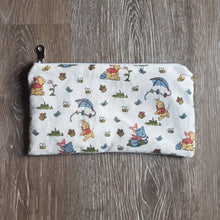 Load image into Gallery viewer, Vintage Fabric Zipper Pouch (Winnie-the-Pooh)
