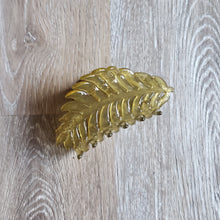 Load image into Gallery viewer, Fern Leaf Claw Hair Clip
