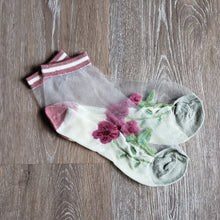 Load image into Gallery viewer, Sheer Ankle Socks
