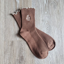 Load image into Gallery viewer, Embroidered Flower Outline Socks
