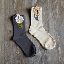 Load image into Gallery viewer, Soft Flower Cuff Socks
