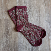 Load image into Gallery viewer, Textured Diamond Pattern Socks
