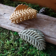 Load image into Gallery viewer, Fern Leaf Claw Hair Clip
