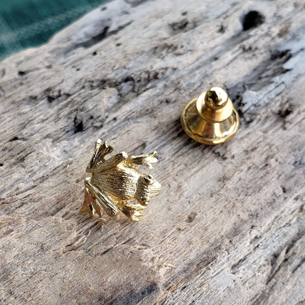 Tiny Gold Frog Lapel Pin