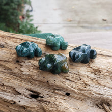 Load image into Gallery viewer, Moss Agate Frog Pocket Stones
