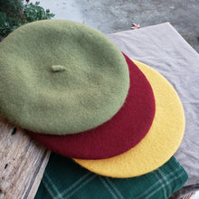 Load image into Gallery viewer, Felted Wool Blend Beret
