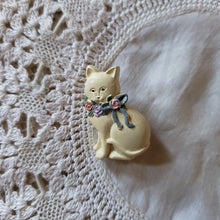 Load image into Gallery viewer, Vintage Floral Cat Brooch
