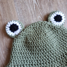 Load image into Gallery viewer, Crochet Froggy Bucket Hat
