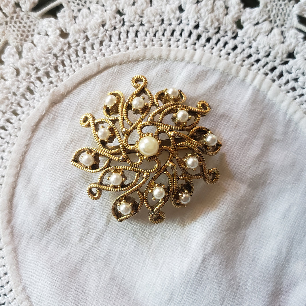 Vintage Pearl Flower Filigree Brooch