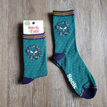 Load image into Gallery viewer, Bee Wreath Pattern Bamboo Socks
