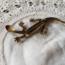 Load image into Gallery viewer, Vintage Brass Lizard Brooch
