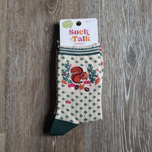 Load image into Gallery viewer, Squirrel Wreath Pattern Bamboo Socks
