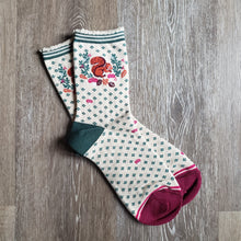 Load image into Gallery viewer, Squirrel Wreath Pattern Bamboo Socks
