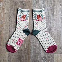 Load image into Gallery viewer, Squirrel Wreath Pattern Bamboo Socks
