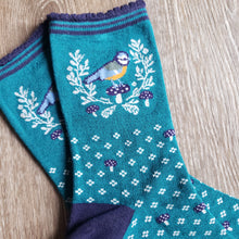 Load image into Gallery viewer, Bluebird Wreath Pattern Bamboo Socks
