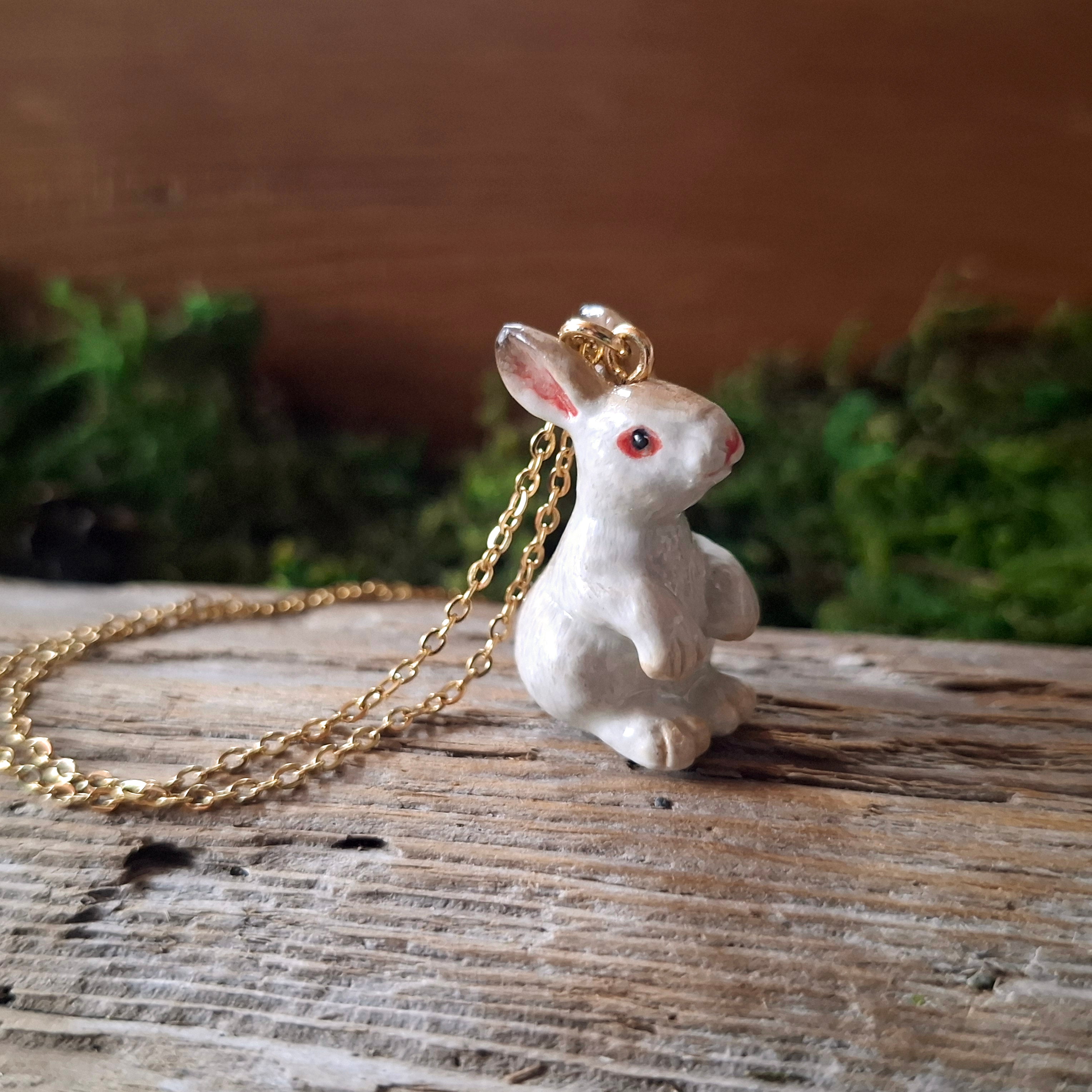 her praha momentel white rabbit ネックレス Porcelain White Rabbit Pendant – Forager Vintage