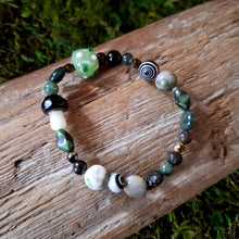 Load image into Gallery viewer, Black Mushroom Mismatched Bead Bracelet
