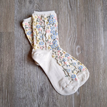 Load image into Gallery viewer, Dense Floral Meadow Socks
