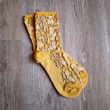 Load image into Gallery viewer, Dense Floral Meadow Socks
