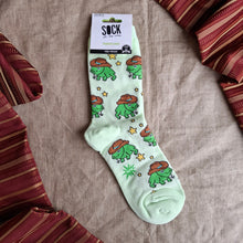 Load image into Gallery viewer, &quot;Yee Frog!&quot; Cowboy Frog Crew Socks
