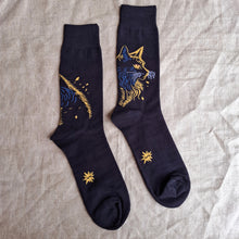 Load image into Gallery viewer, Black Cat Men&#39;s Crew Socks
