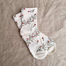 Load image into Gallery viewer, Flowing Floral Socks
