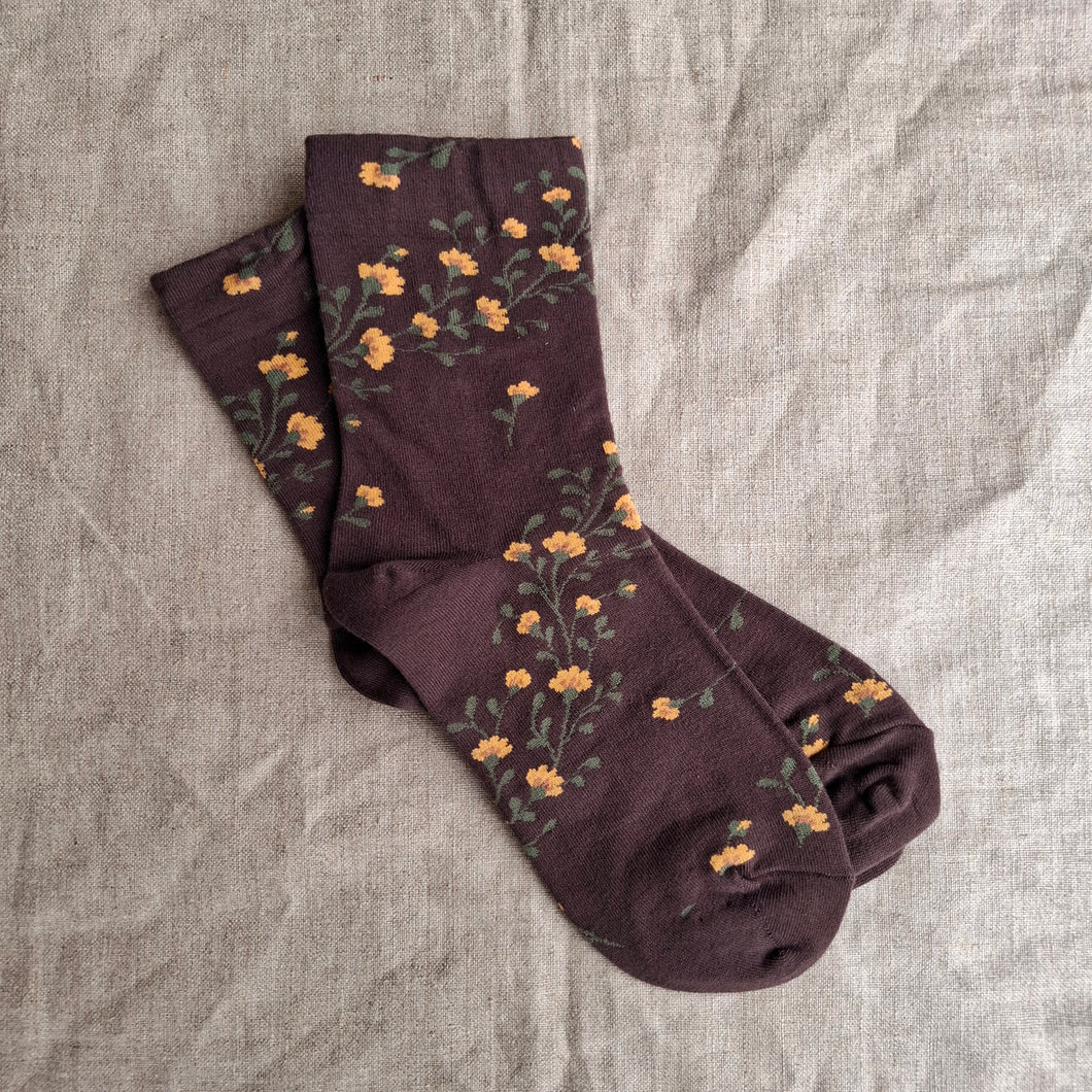 Flowing Floral Socks