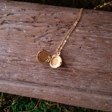 Load image into Gallery viewer, Tiny Round Vintage Locket
