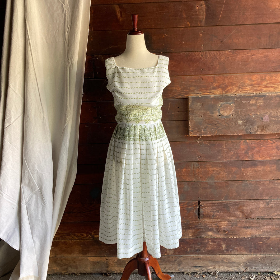 50s Vintage Pleated Sleeveless White and Green Dress