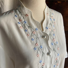 Load image into Gallery viewer, 90s Vintage Embroidered White Short Sleeve Blouse
