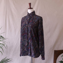 Load image into Gallery viewer, Dotted Paisley High Collar Blouse

