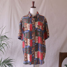 Load image into Gallery viewer, Patterned Silk Short Sleeve Shirt
