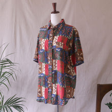 Load image into Gallery viewer, Patterned Silk Short Sleeve Shirt
