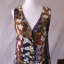 Load image into Gallery viewer, Long Patchwork Floral Print Vest
