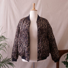 Load image into Gallery viewer, Tiger Stripe Print Silk Puffer Jacket (2X)
