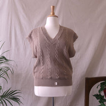 Load image into Gallery viewer, Cable Knit Beige Sweater Vest (2X)
