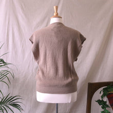Load image into Gallery viewer, Cable Knit Beige Sweater Vest (2X)
