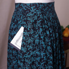Load image into Gallery viewer, Gathered Teal Vine Pattern Maxi Skirt (S)
